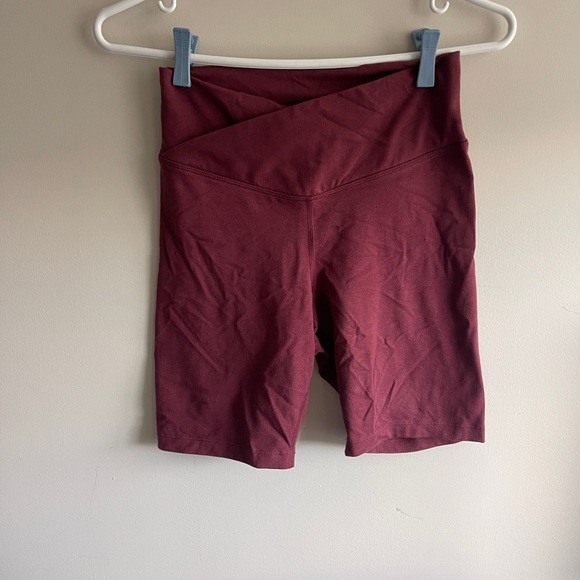 Old Navy Cross Front Burgundy Biker Shorts Small - Picture 1 of 3